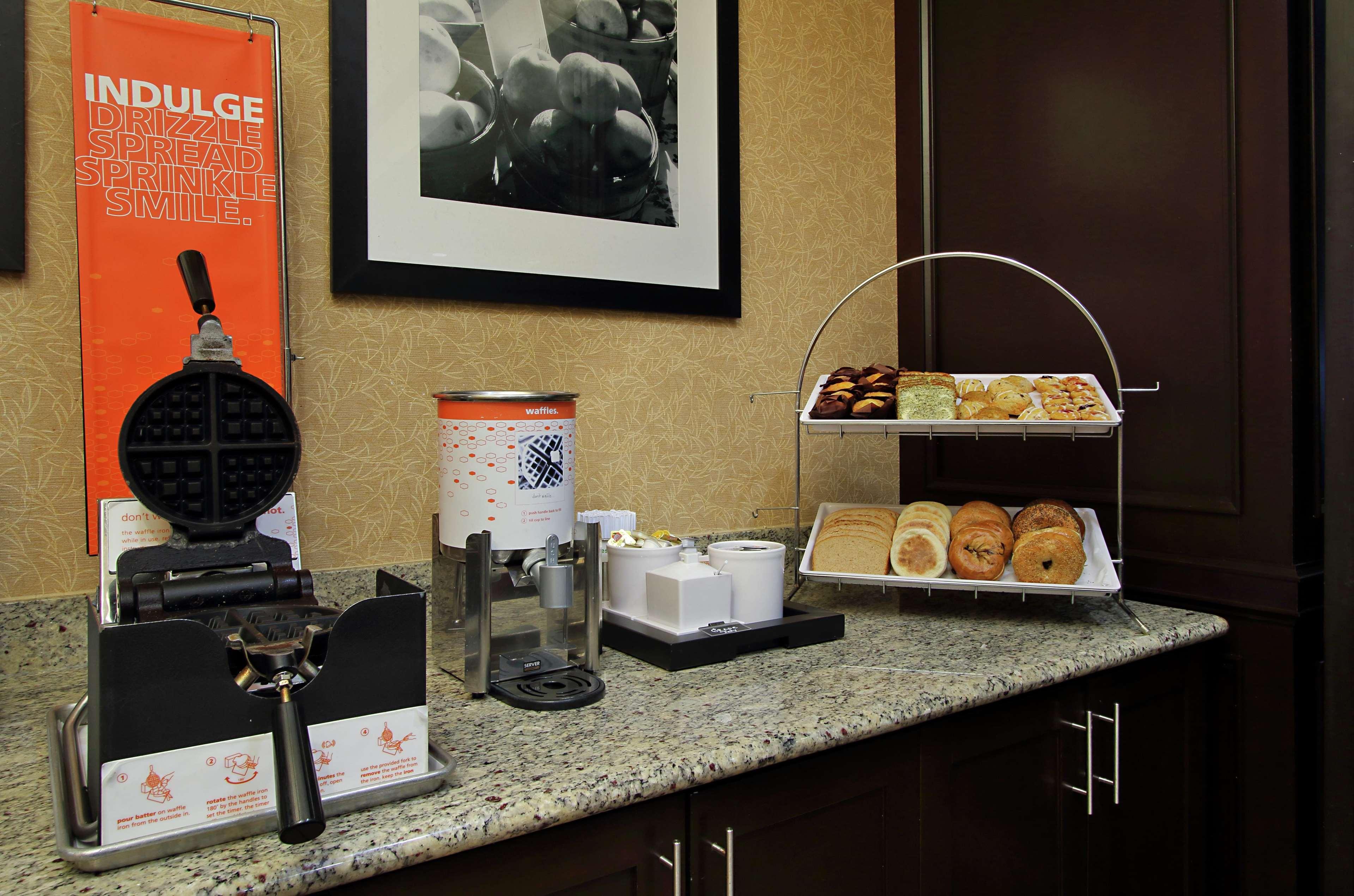 Hampton Inn&Suites Buffalo Extérieur photo